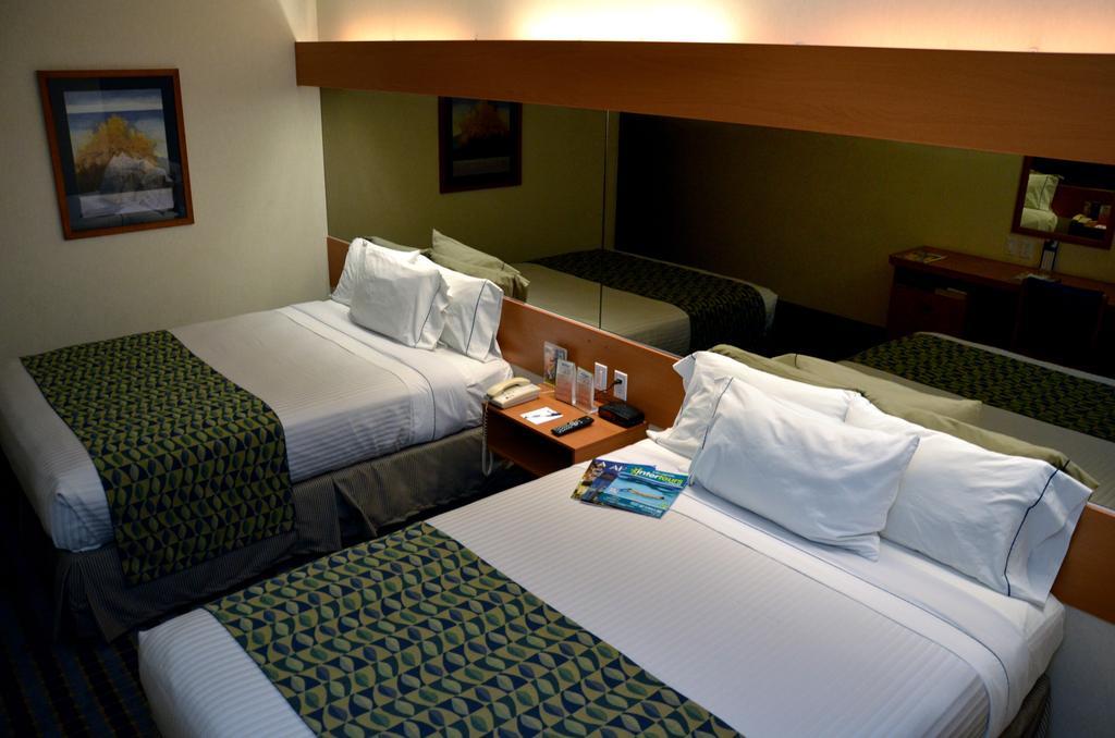 Queen Room with Two Queen Beds - Non-Smoking,1208379193:JPEG